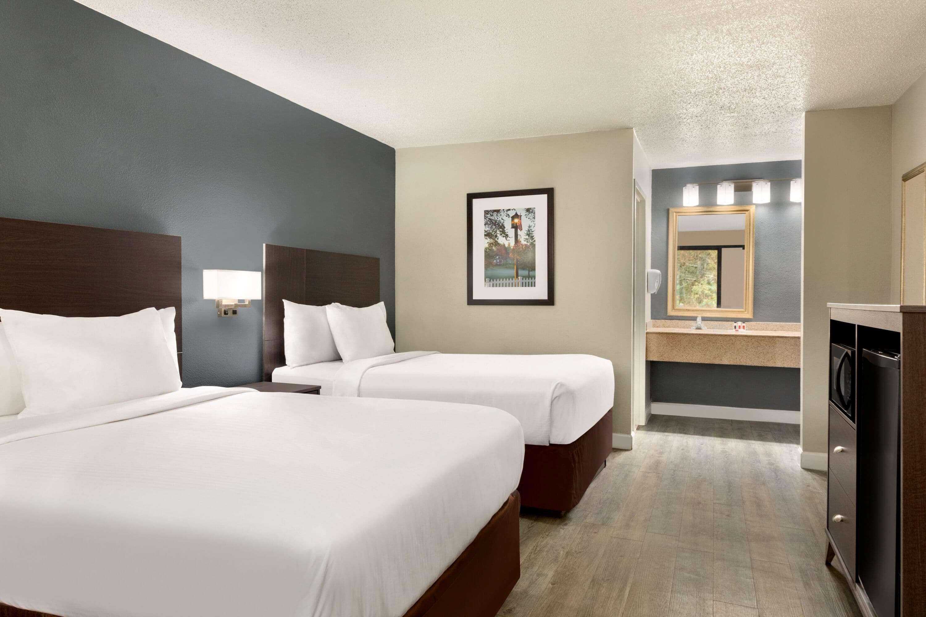 Baymont By Wyndham Wilmington Hotel Exterior photo