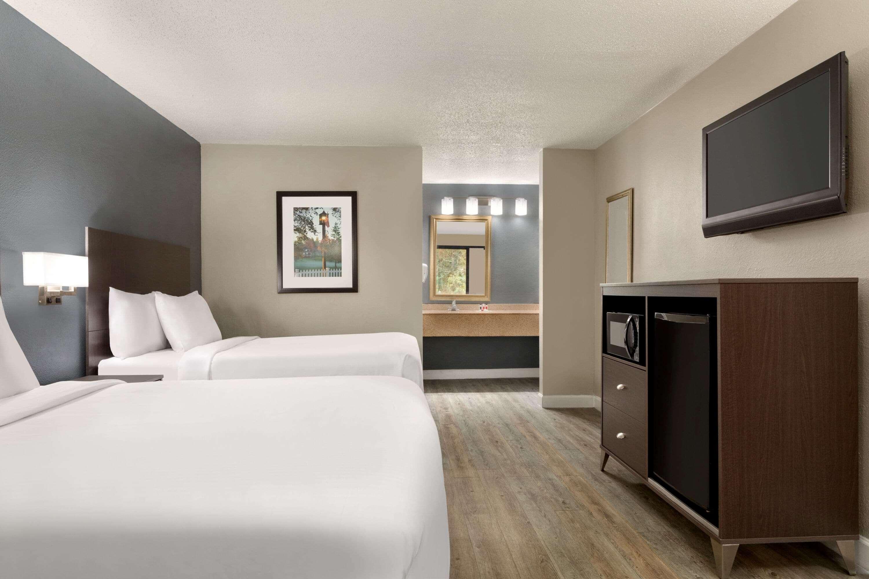 Baymont By Wyndham Wilmington Hotel Exterior photo