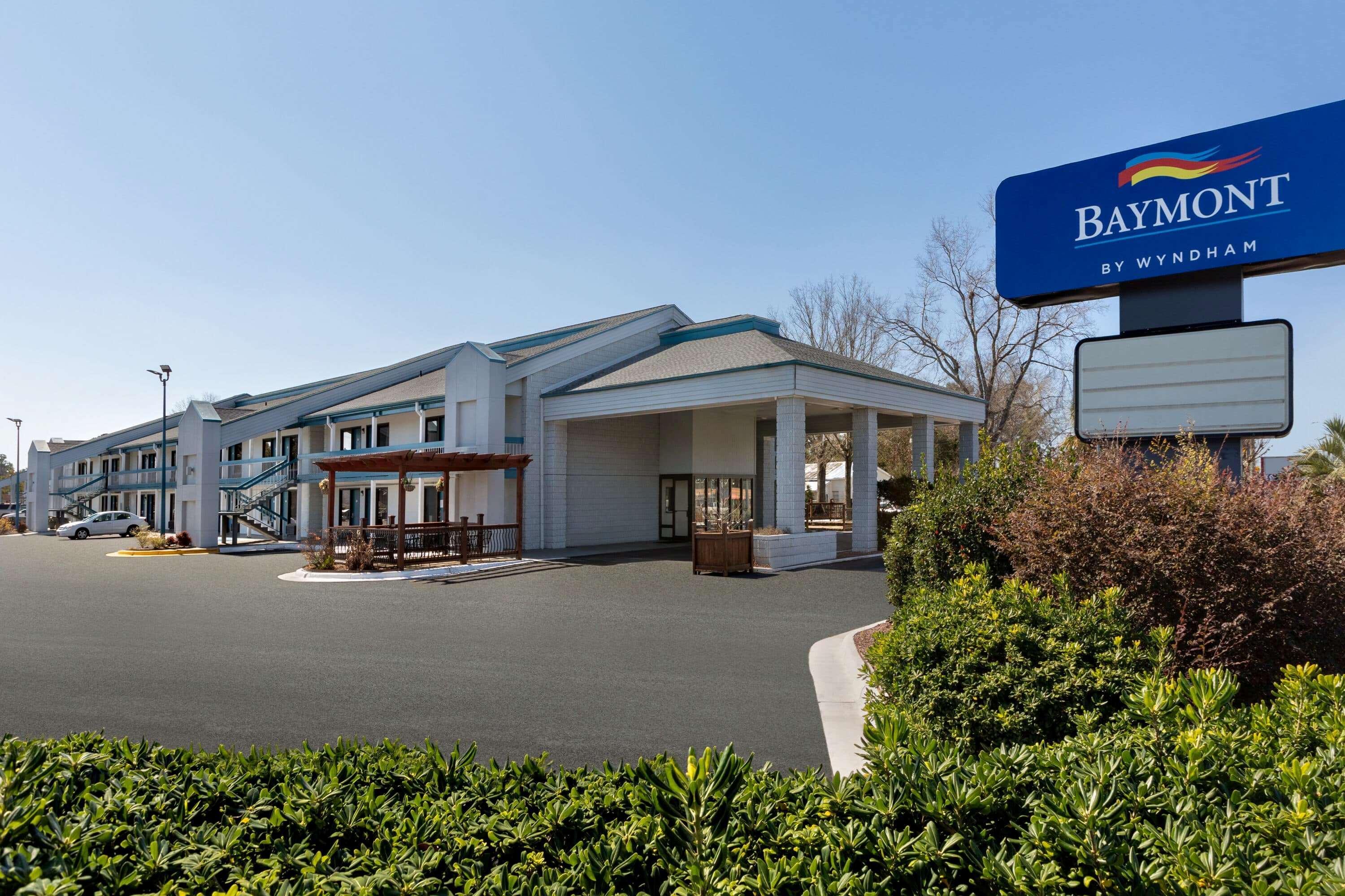 Baymont By Wyndham Wilmington Hotel Exterior photo
