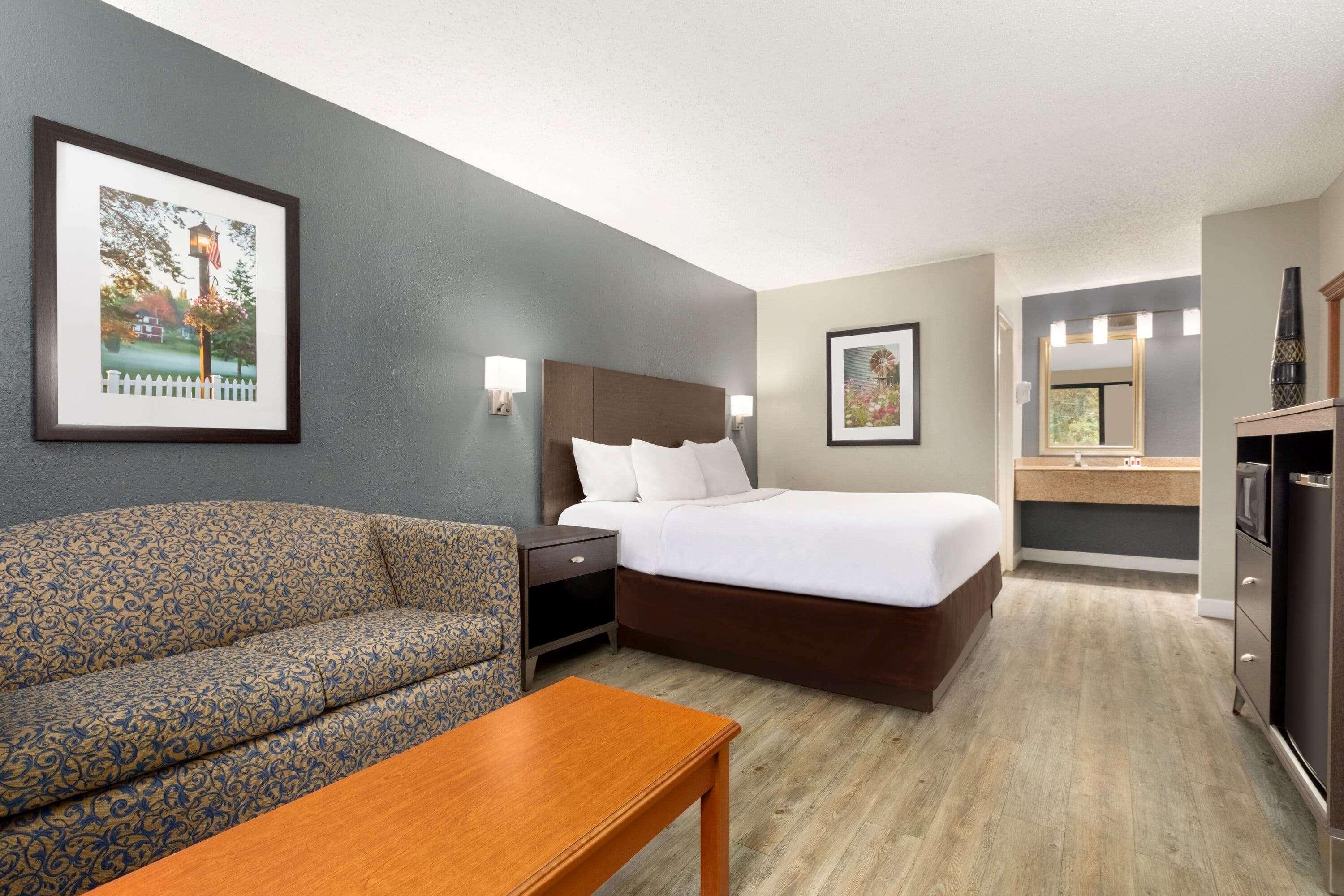 Baymont By Wyndham Wilmington Hotel Exterior photo