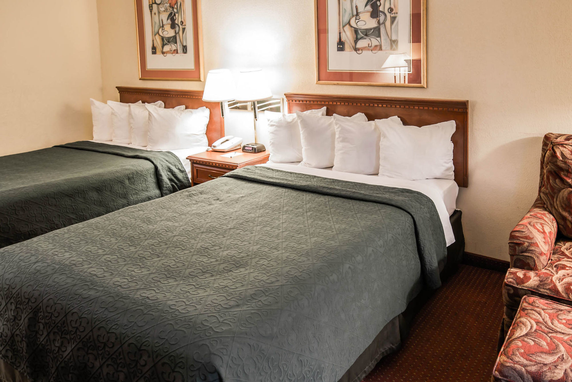 Baymont By Wyndham Wilmington Hotel Room photo