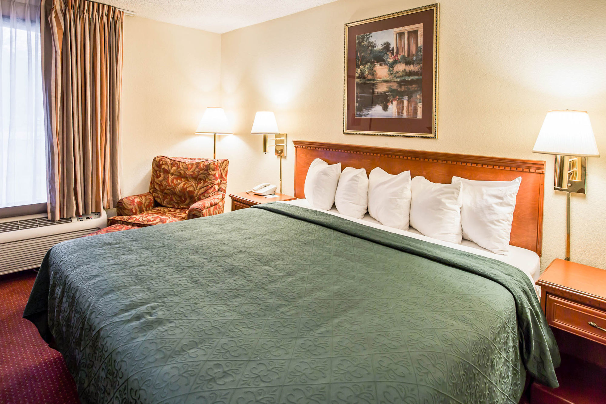 Baymont By Wyndham Wilmington Hotel Room photo